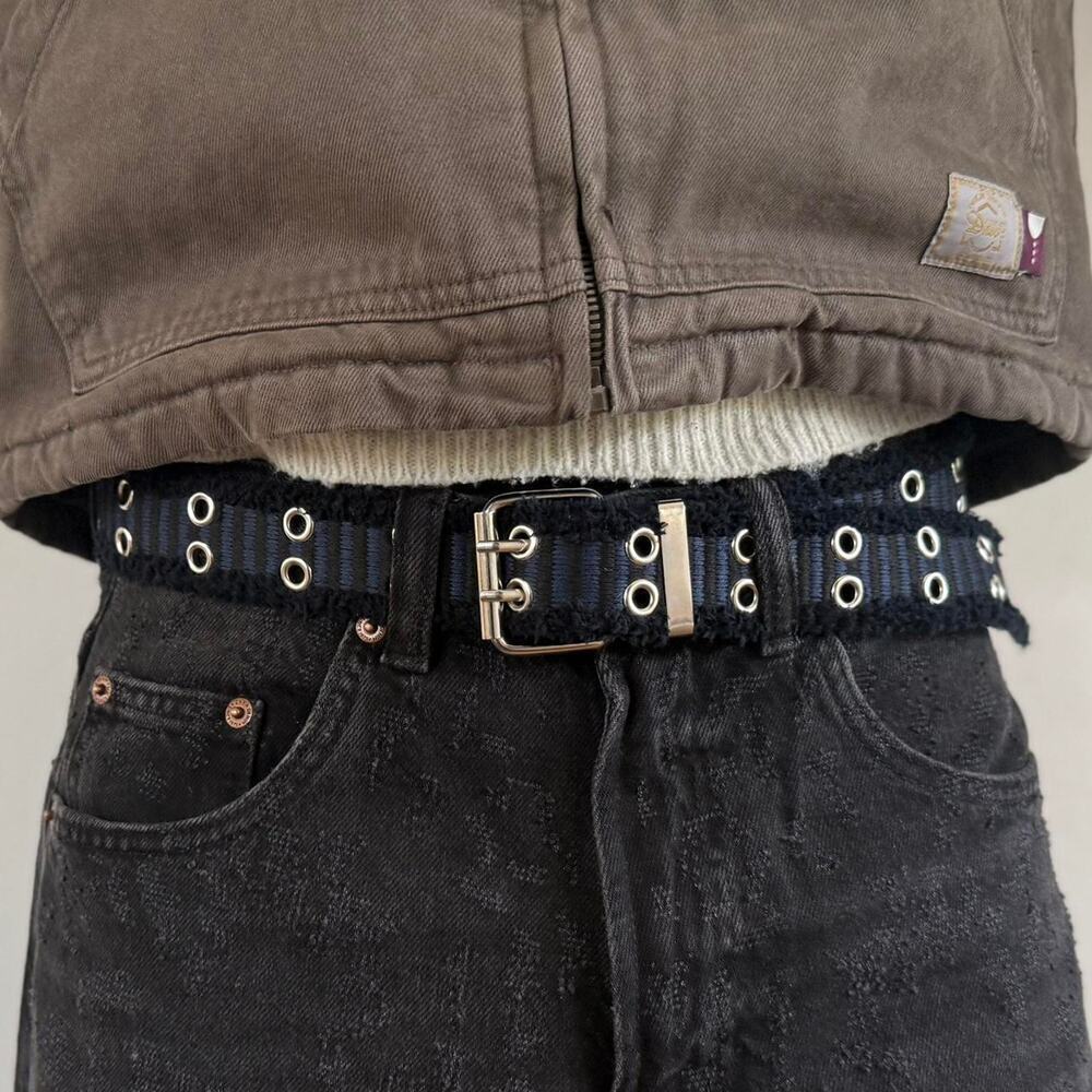 Style round studded black and